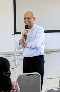 Uskup-Bogor-Monsinyur-Paskalis-memberikan-pesan-dan-harapan-kepada-para-calon-fasilitator-Scholas-Bogor.-Foto.Aloisius-Johnsis.jpg